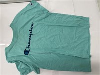 SIZE LARGE CHAMPION WOMENS TSHIRT