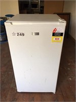 Stirling Bar Fridge 95Ltr, Mod: STR H95W