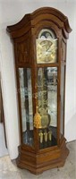 Nice Oak Howard Miller Case Grandfather Clock