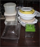 Lot of Plastic Containers & Bowls