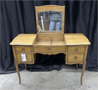 LAMMERTS FRENCH DRESSING VANITY