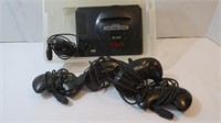 Genesis SEGA GameConsole w/4 Controllers