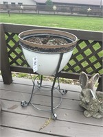 1 Flower Pot in Stand