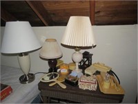 CONTENTS ON TOP OF TABLE - LAMPS MIRROR