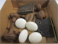 LOT OF OLD DOOR KNOBS