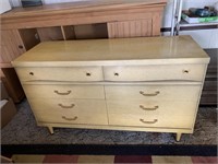 Blonde Oak 8 Drawer Dresser With Mirror