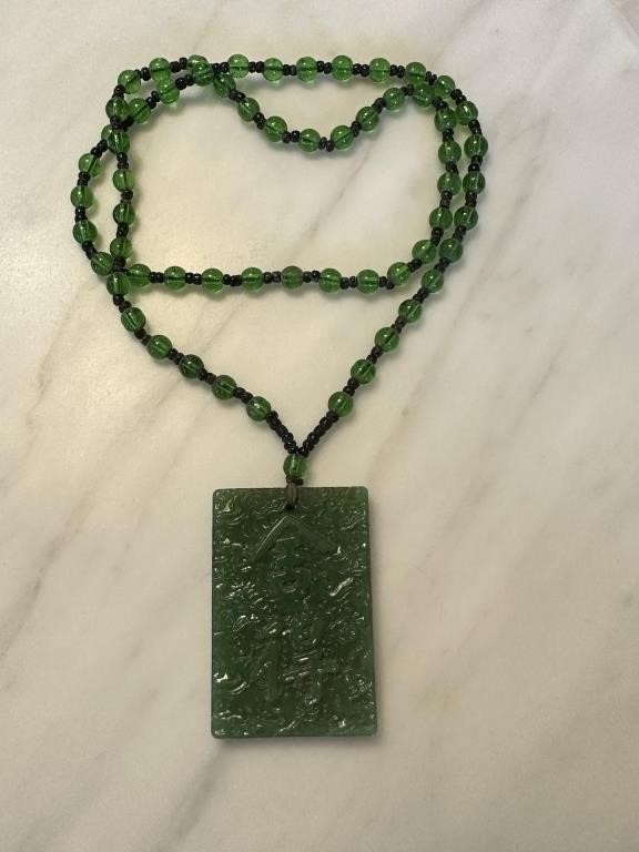 CARVED CHINESE JADE STONE PENDANT NOTE