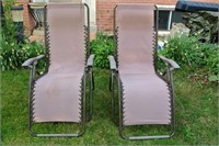 PAIR 2 FOLDING GRAVITY CHAIRS, IN GOOD CONDITION