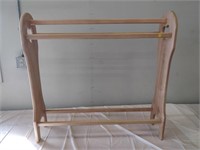 wooden quilt rack 38x36