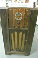 Circa 1940's Wooden Case Floor Model Radio