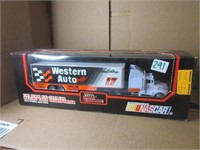 NASCAR Transporter wester auto 1:64