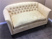 VTG. TUFTED LOVESEAT