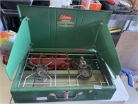 Great Condition Coleman Grill  (Con2)