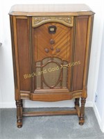 Philco Cabinet Radio