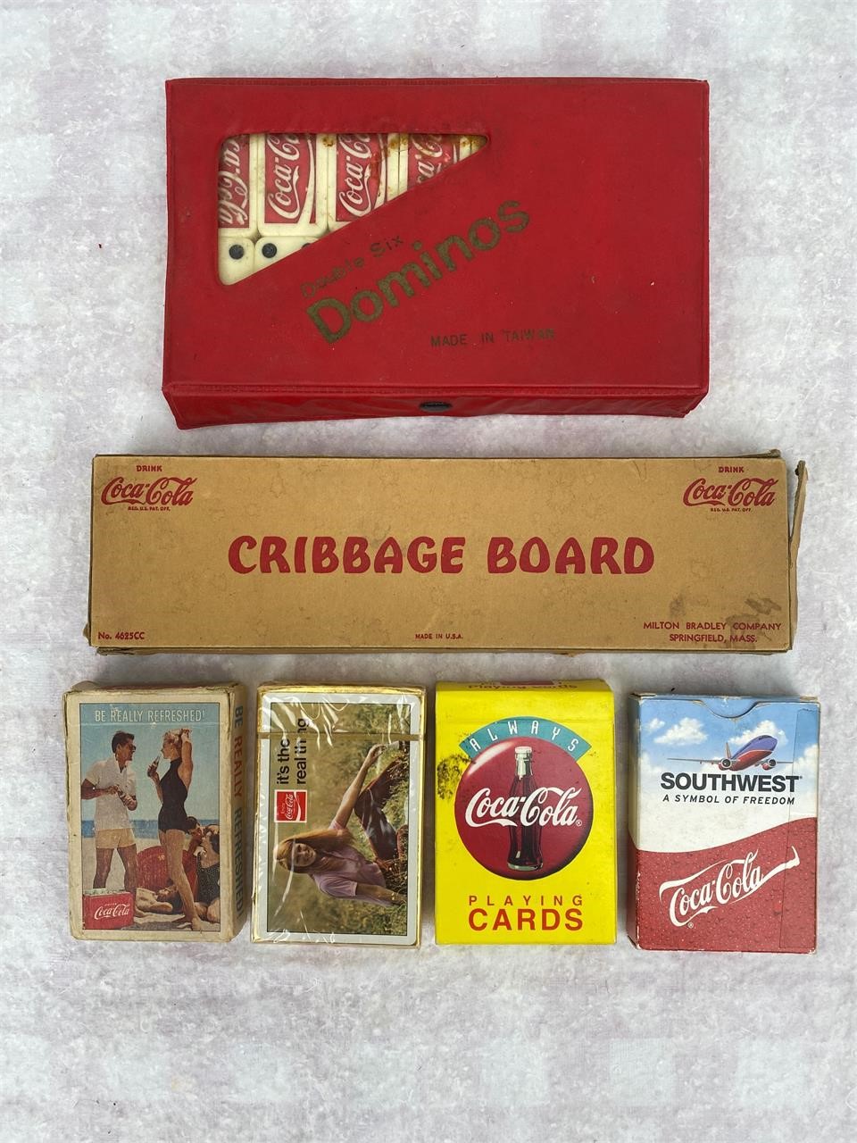 Lot: Vtg Coca-Cola Advertising Gaming Collectibles