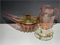 VTG Pink & Yellow Glass Conch Shell & Other Pink