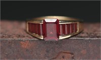 10K Emerald & Baguette Cut Ruby Ring - 3.43g