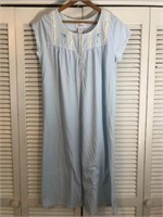 VINTAGE VILLAGER NIGHTGOWN DRESS MEDIUM