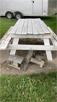 8’ picnic table with bird feeder’s