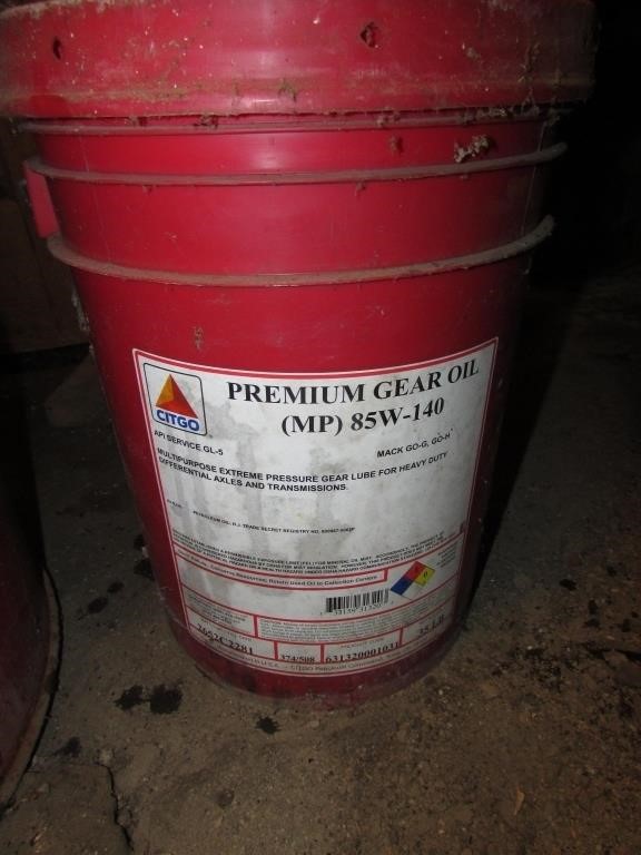 almost full bucket of 85w-140 premium gear oil