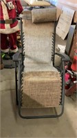 Folding lounge chair