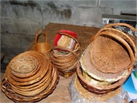 Assorted baskets & paper plate holders