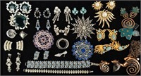Jewelry Lot of Costume Earrings, Brooches +