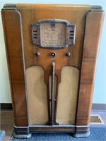 Vintage RCA Victor Floor Model Radio