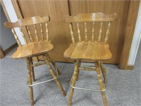 Two Oak Bar Stools with Back and Swivel