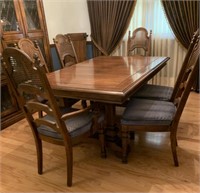 DINING ROOM TABLE 64" X 42" + 2 - 18" LEAVES - 6