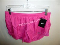 Nike Women's Tempo Running Shorts SZ M $48