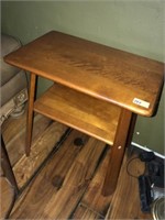 Cherry Lamp Table (20" Wide)