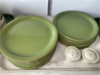 Vietri Dinner Plates with Shakers