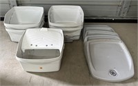(AV) 5 Paint Buckets With Only 1 Tray & 5 Lids,