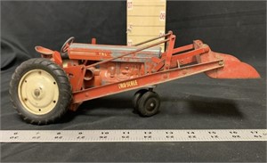 Diecast Tru-Scale Tractor w/ Loader
