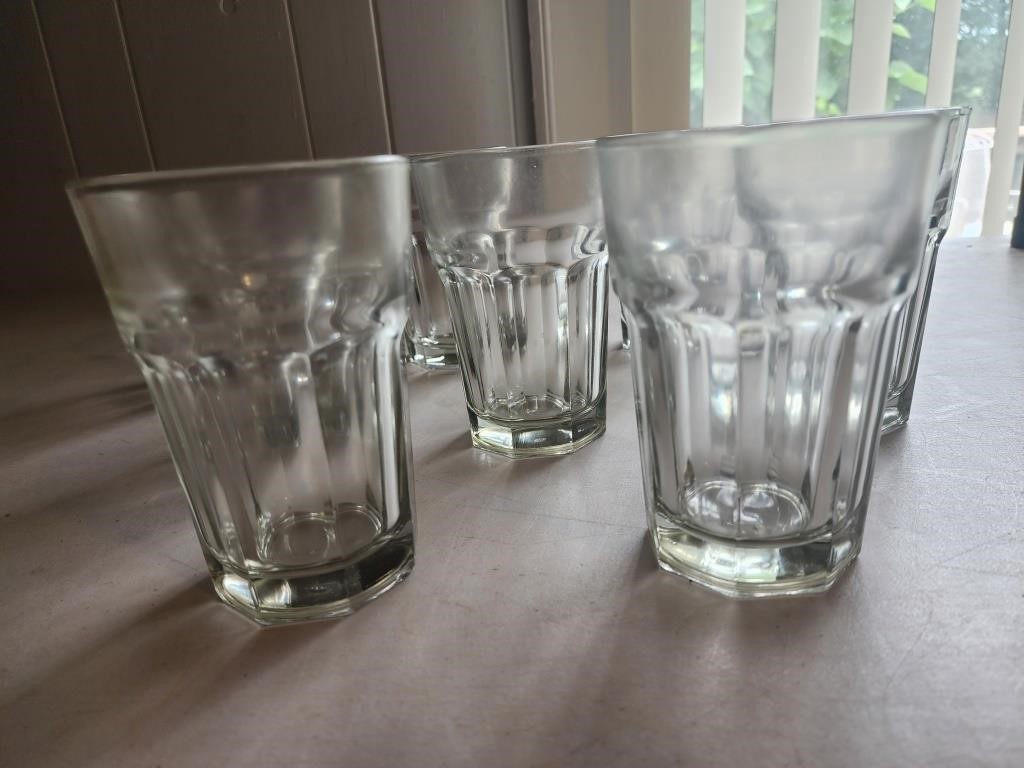 Libbey glass 8 glasses barware 5" tall
