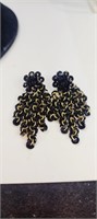 VTG Costume Jewelry  Black & Gold  2.5" l