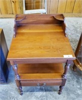 EMPIRE FURNITURE CO END TABLE