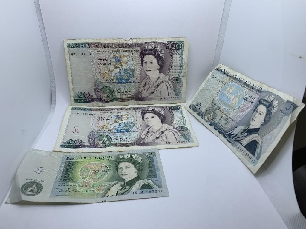 (2) BANKS OF ENGLAND 20 LB. NOTES 57L 698061, 02M