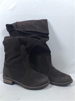 New Qupid Size 6 Brown Boots