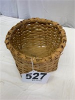 vintage basket 7 1/2"T 9"W
