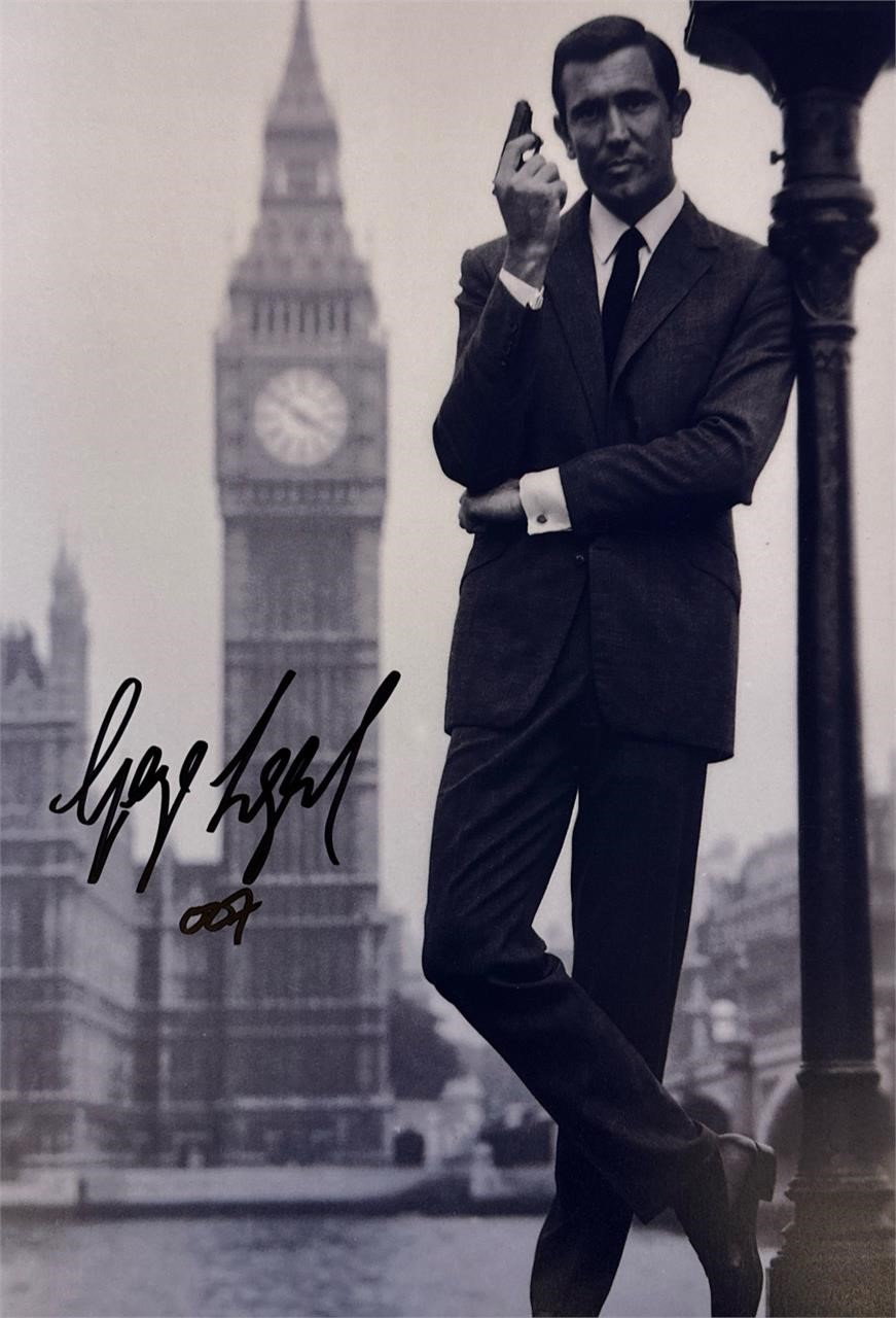 Autograph COA 007 George Lazenby Photo