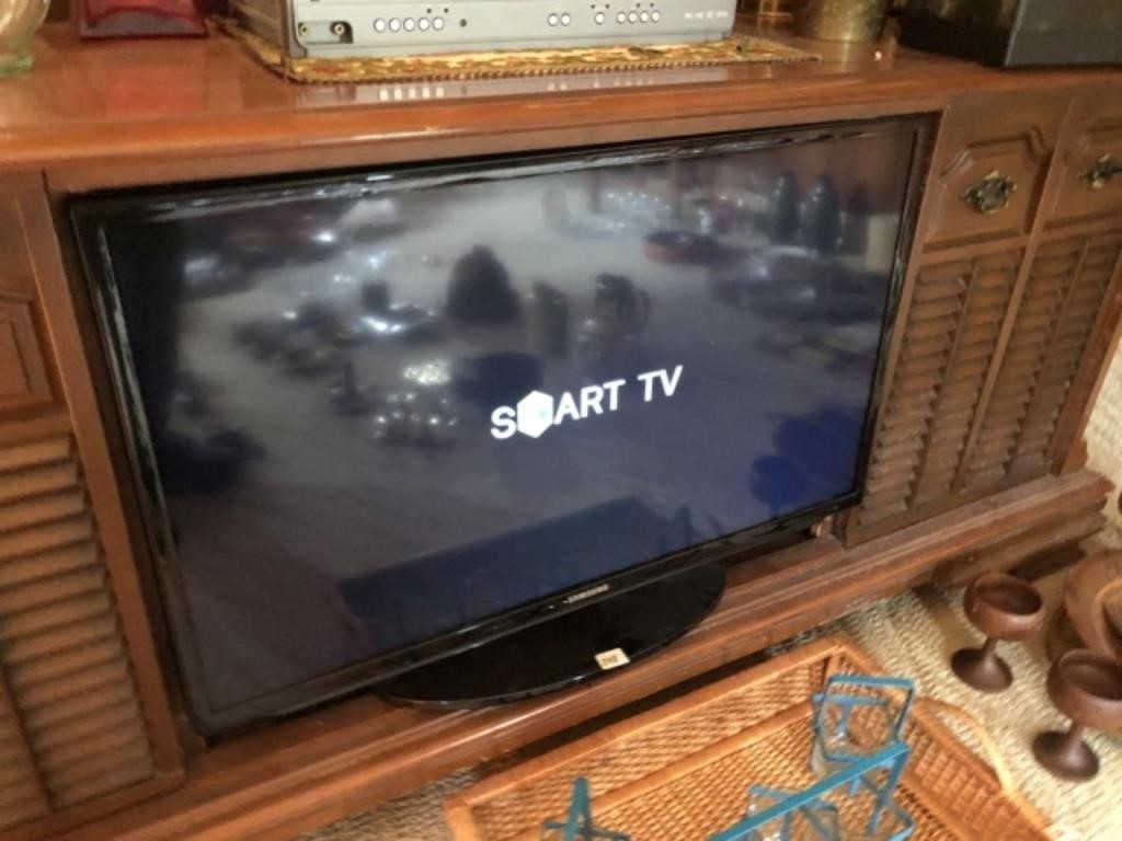 Samsung Smart TV & Remote Control