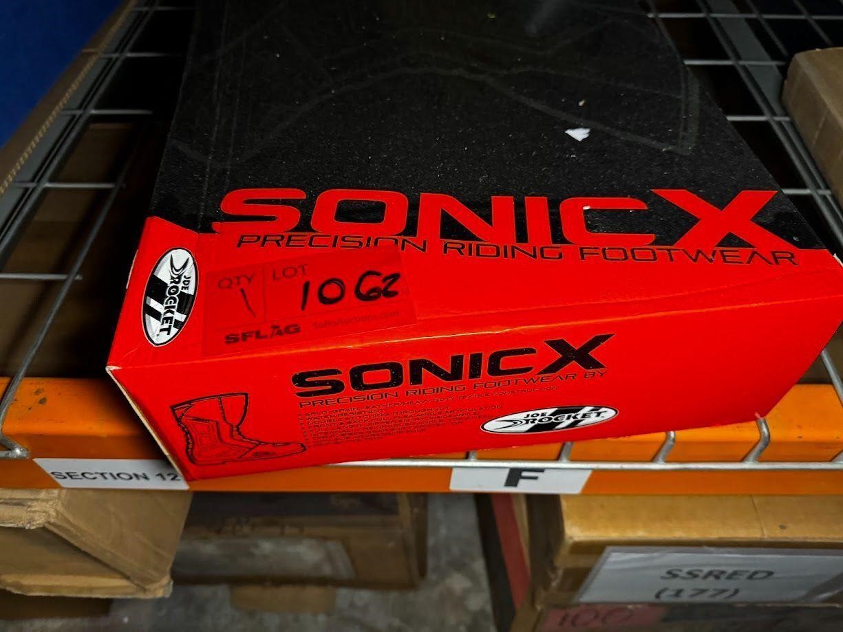 1 pair of sonic X precision riding footwear