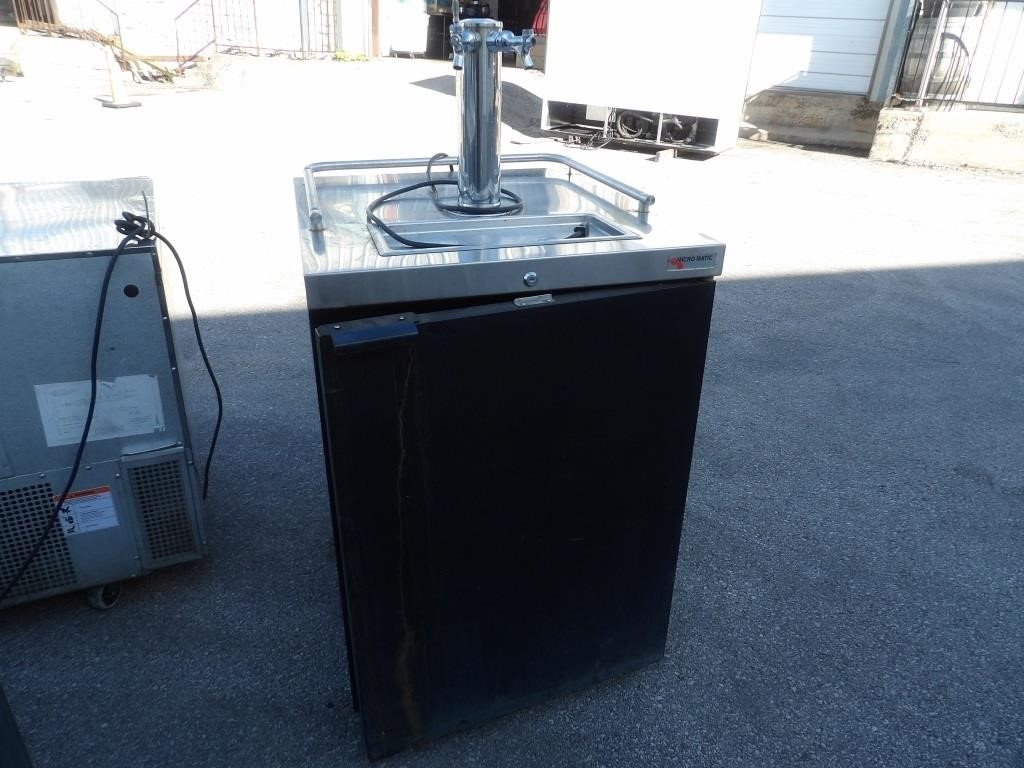 Micro Matic 25" Cold Brew Dispenser with 2 Taps