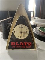 BLATZ CLOCK AND LIGHT - WORKING ORDER