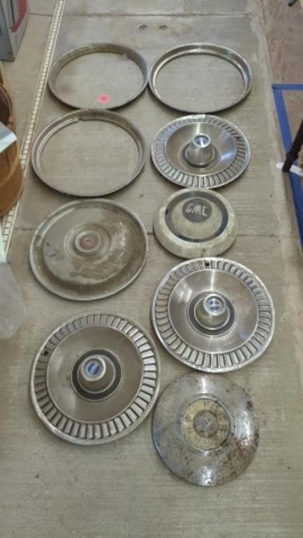 VARIETY OF HUBCAPS