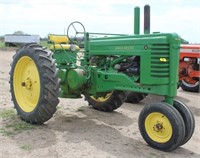 JD A Tractor
