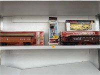 Vintage Lionel train cars and track