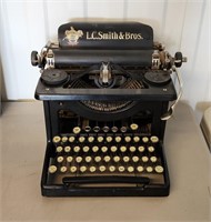 Antique Early 1900s L C Smith #5 Typewriter